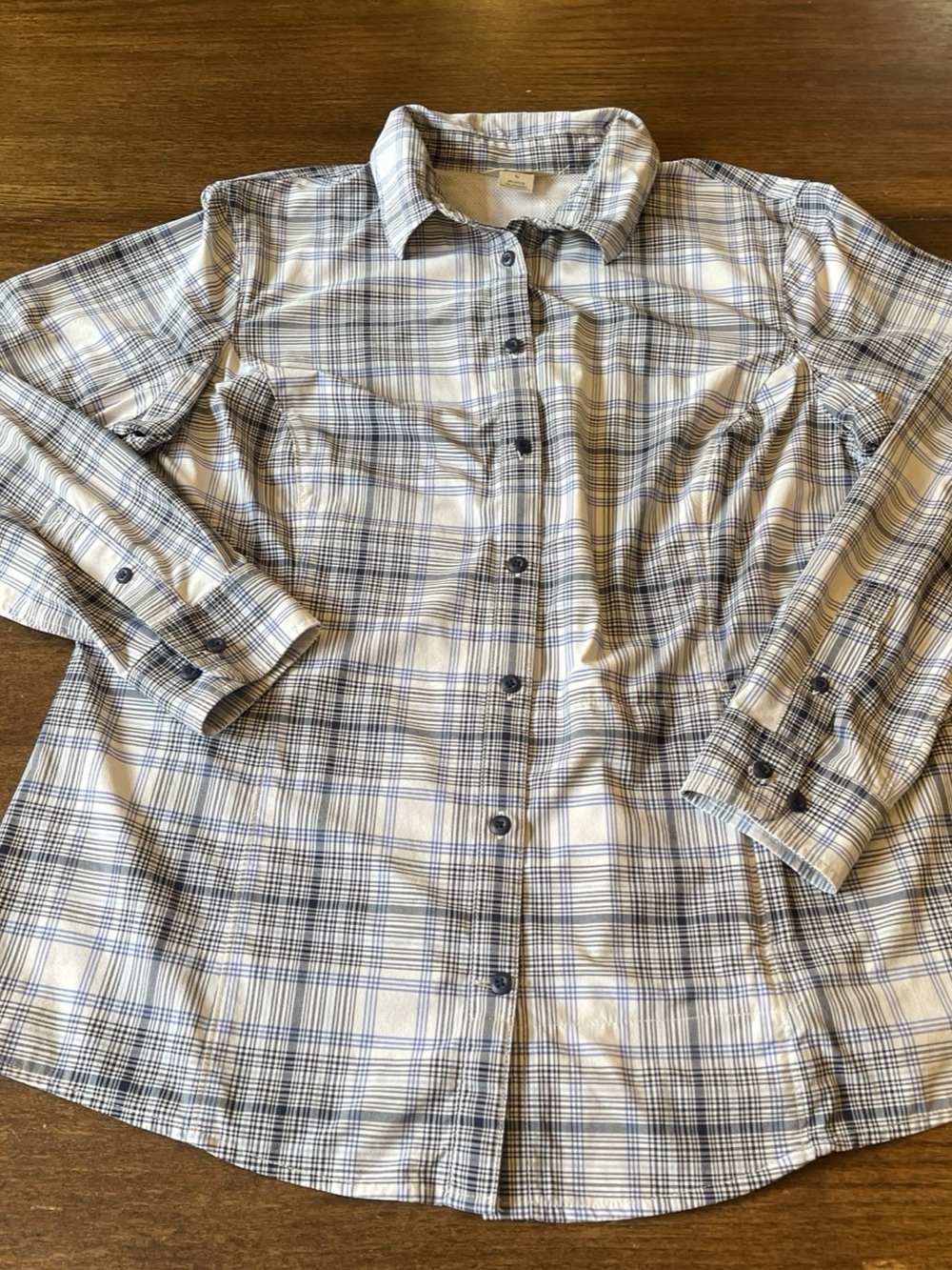 Duluth Trading Co Women’s large button down roll long sleeve shirt vented blue